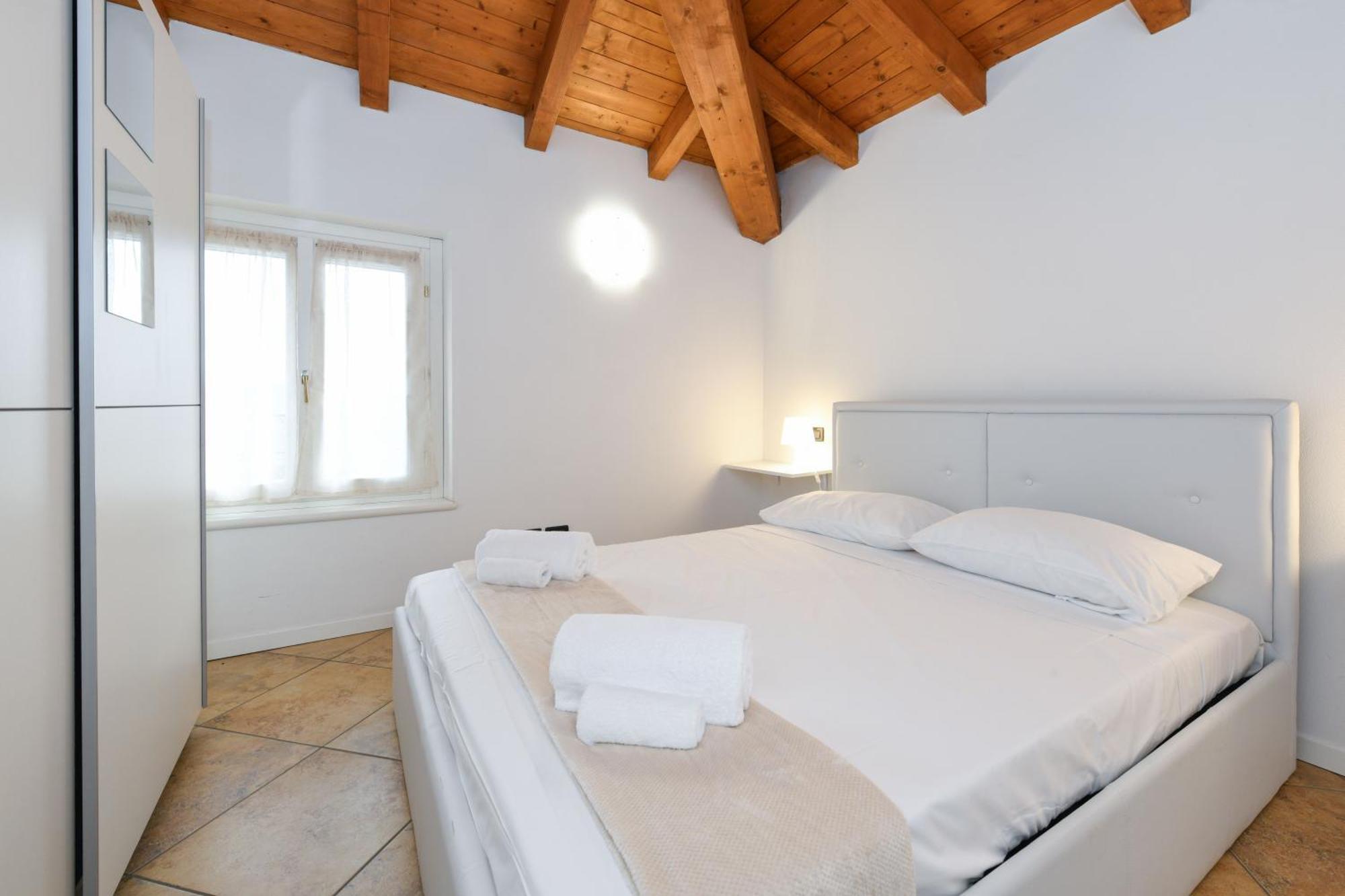 Wendy Apartment- Twobedroom & Pool & Parkprivatefree & Sports Десенцано дел Гарда Екстериор снимка