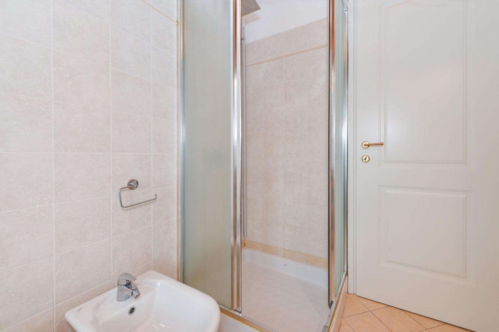 Wendy Apartment- Twobedroom & Pool & Parkprivatefree & Sports Десенцано дел Гарда Екстериор снимка